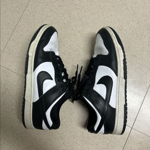 나이키 덩크 로우 레트로 화이트 블랙 범고래 280