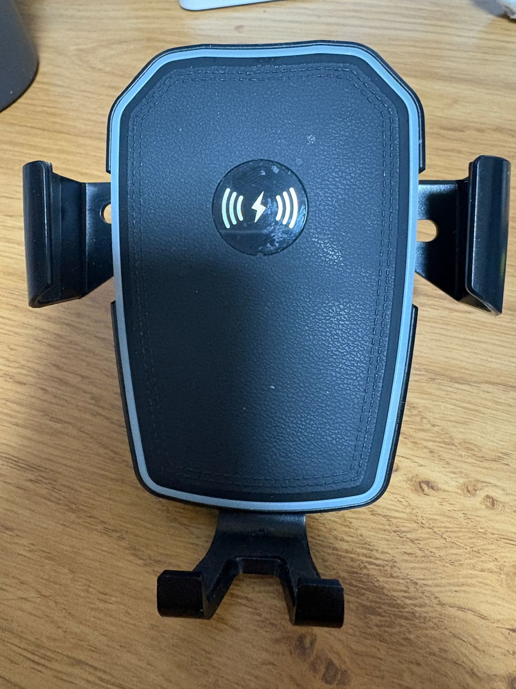 차량용 무선 충전 거치대--1
