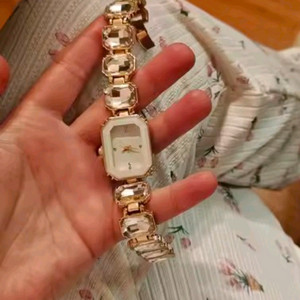 화이트 큐빅 손목시계 패션시계 골드컬러 팔찌 새상품 미사용 빈티지스타일