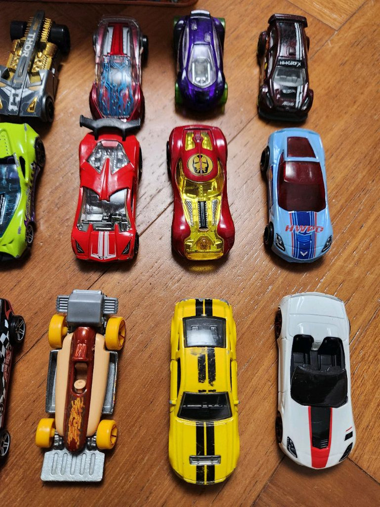 다이캐스트 미니카 핫휠, 보관틴케이스 이미지