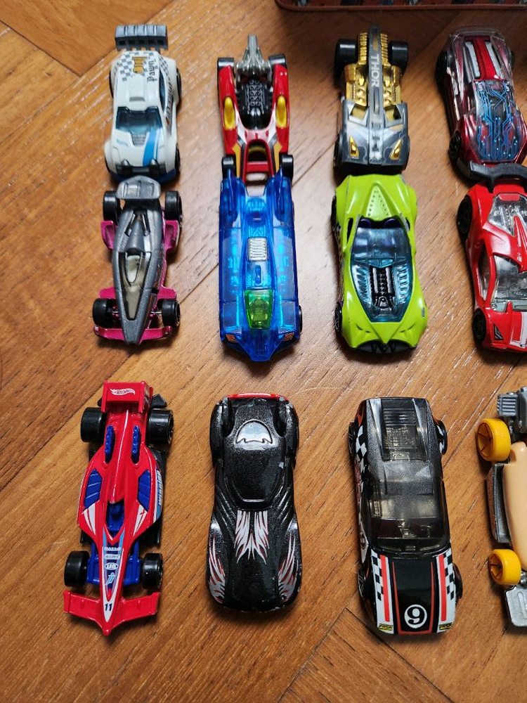 다이캐스트 미니카 핫휠, 보관틴케이스 이미지