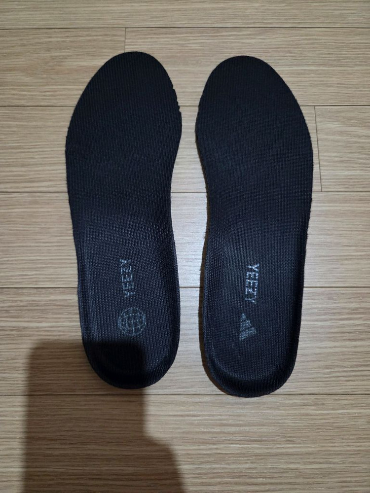 아디다스 이지부스트 350v2 오닉스 260 사이즈 이미지