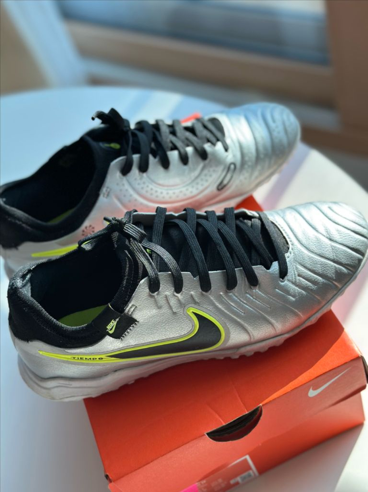 나이키 풋살화 레전드10 TF--1