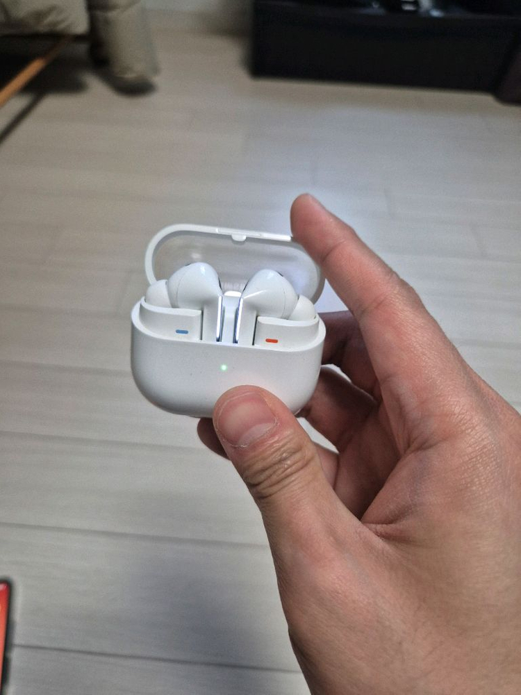 버즈3프로 화이트 이미지