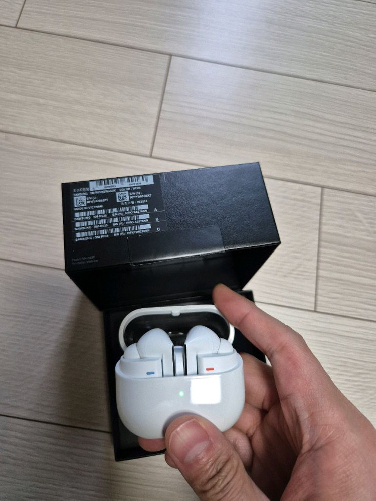 버즈3프로화이트 풀박스구성 이미지