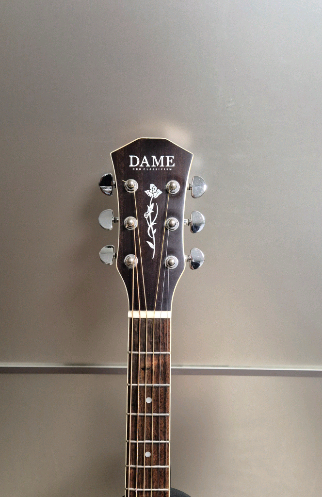 데임 릴리즈 70 어쿠스틱 기타--2