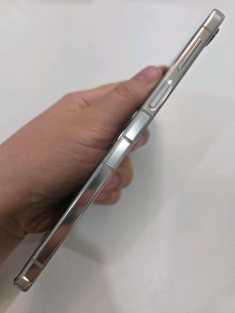 갤럭시 Z플립5 512G 자급제 특S급 서울z플립5 인천플립5 대전플립5 강원플립5 일산플립5 대구플립5 창원플립5 이미지