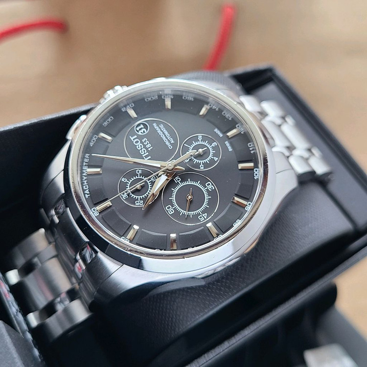 티쏘 꾸뜨리에 오토매틱 크로노그래프 블랙 이미지