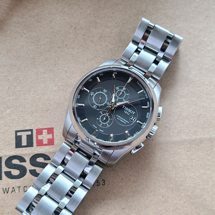 티쏘 꾸뜨리에 오토매틱 크로노그래프 블랙 이미지