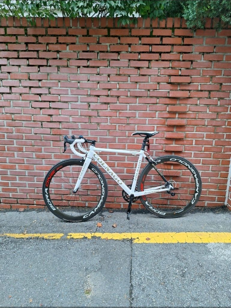 캄파놀로 카본 휠 이미지