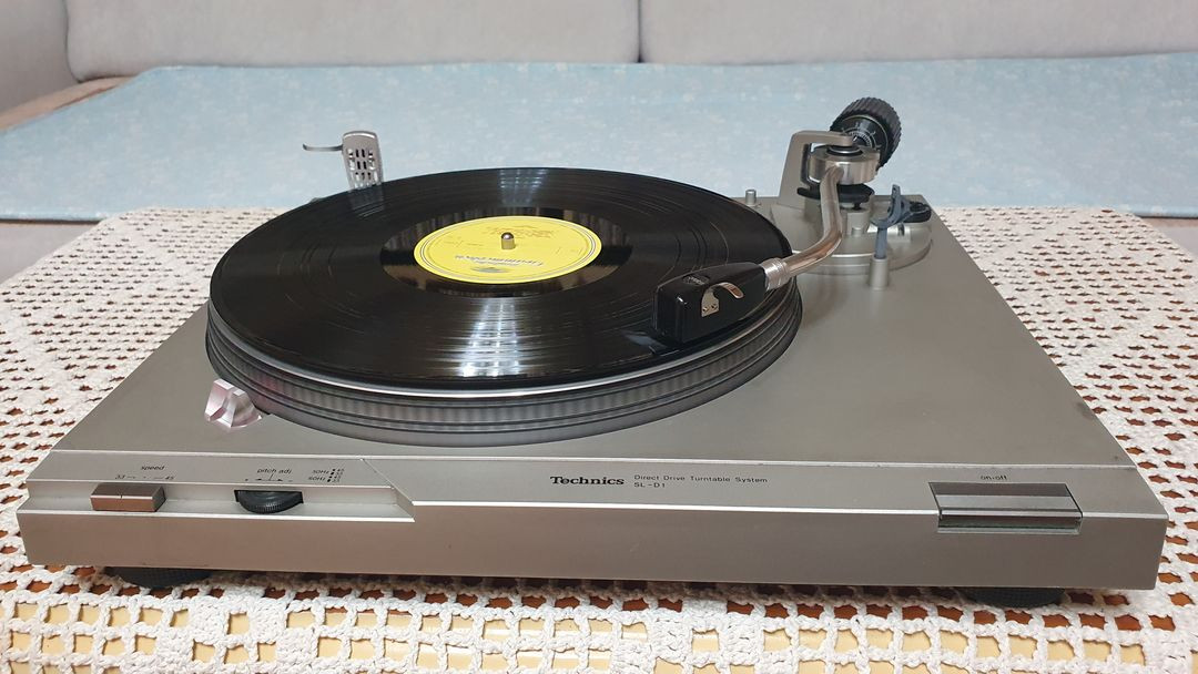 테크닉스 TECHNICS SL-D1 다이렉트 턴테이블 이미지
