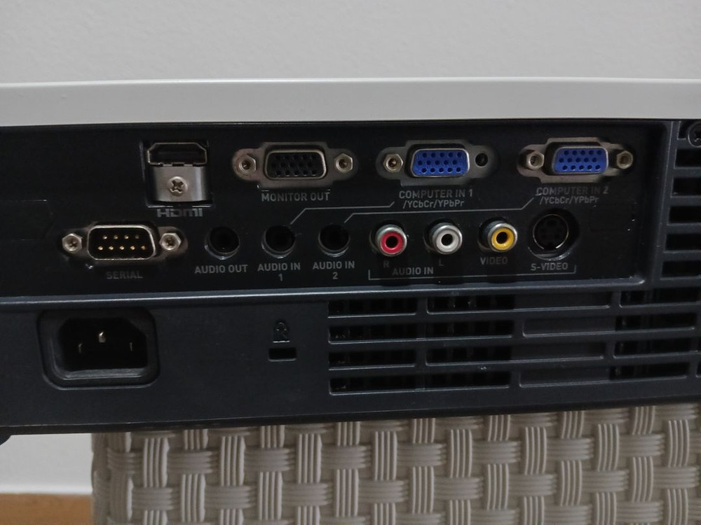 카시오 레이저빔프로젝터xj-h1700 중고--3