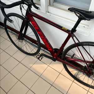 엘파마 레이다 105 풀카본 유압디스크. 사이즈S. 서울. 105만원. 이미지