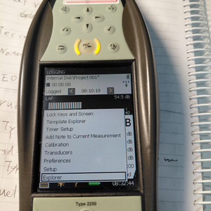 Brüel & Kjær (B&K) Type 2250 (Class 1 정밀 분석기) 이미지