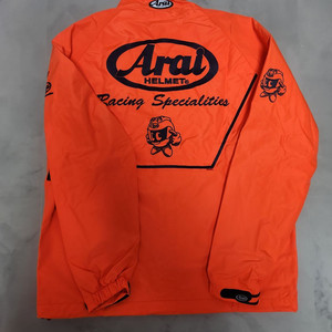 아라이 바람막이 L 새상품 판매합니다.