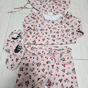 버디앤호프 유아 딸기 수영복 래쉬가드 모자 신발 전체세트