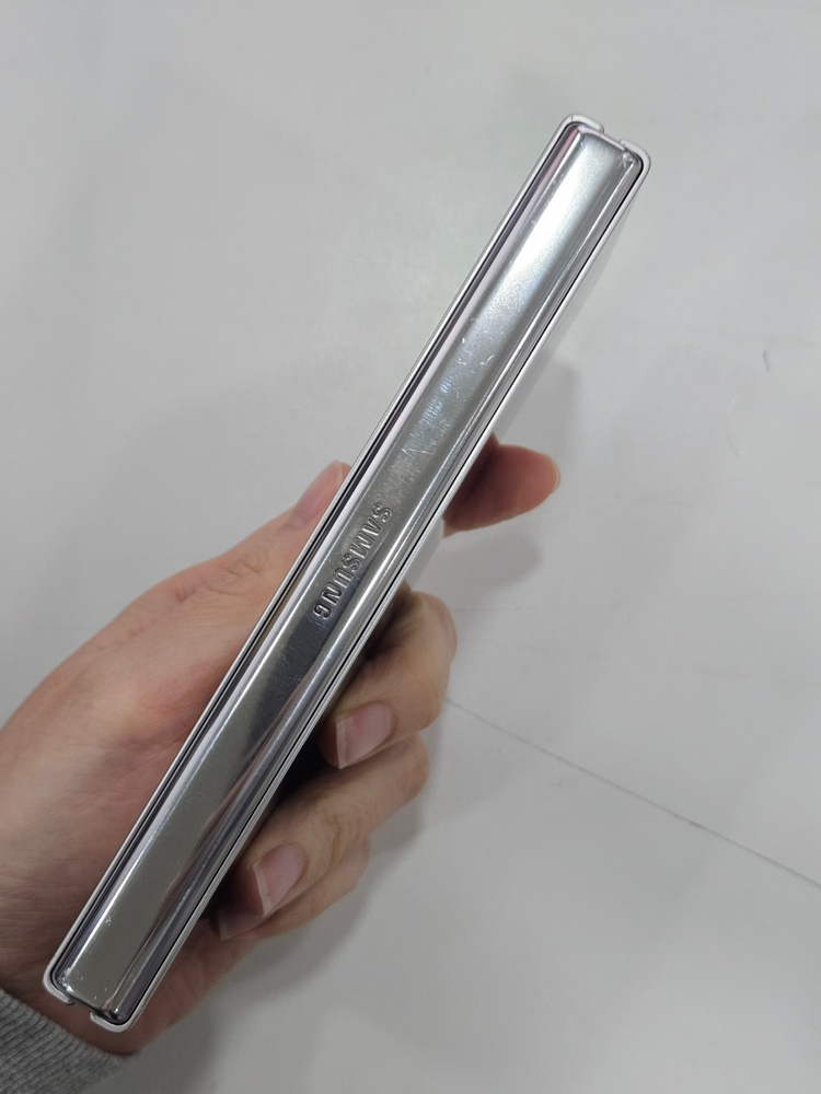 갤럭시Z폴드3 256GB 실버 이미지