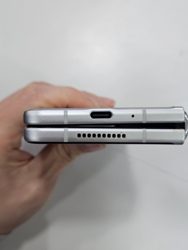 갤럭시Z폴드3 256GB 실버 이미지