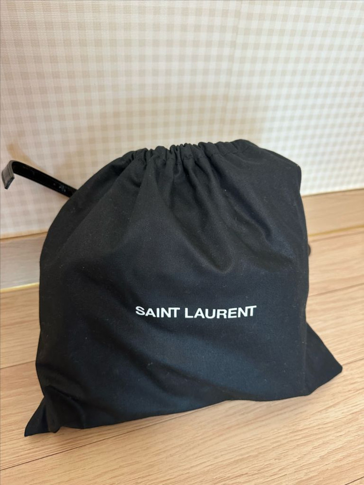 생로랑 비키카메라백 페이던트 블랙 금장 이미지