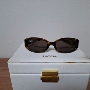 페라가모 선글라스 이미지