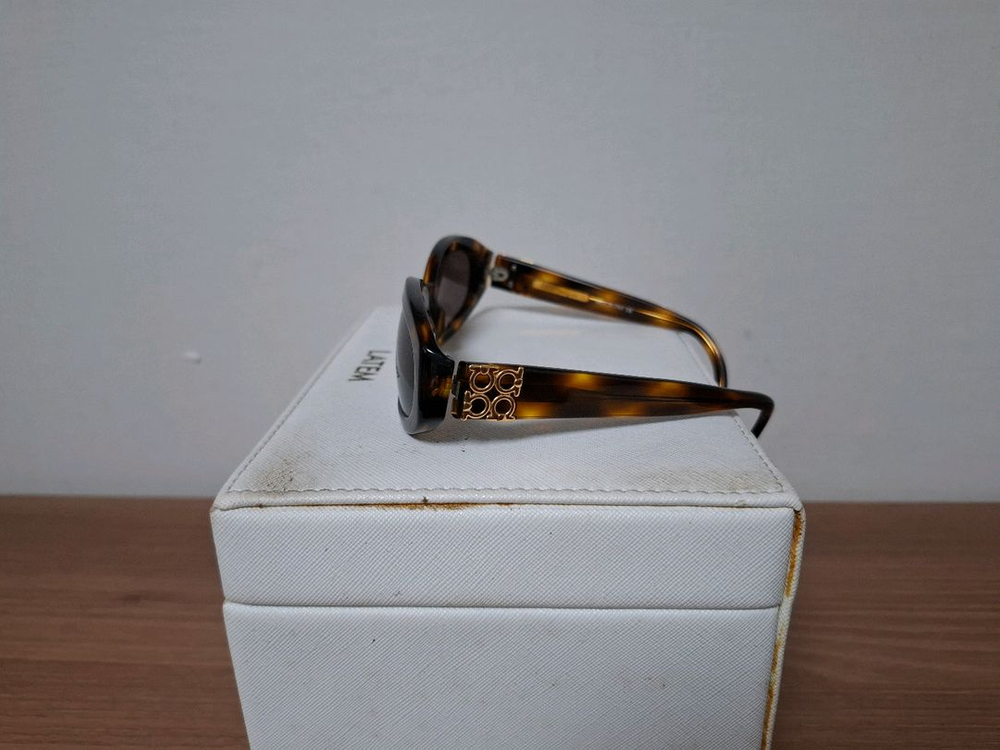 페라가모 선글라스 이미지