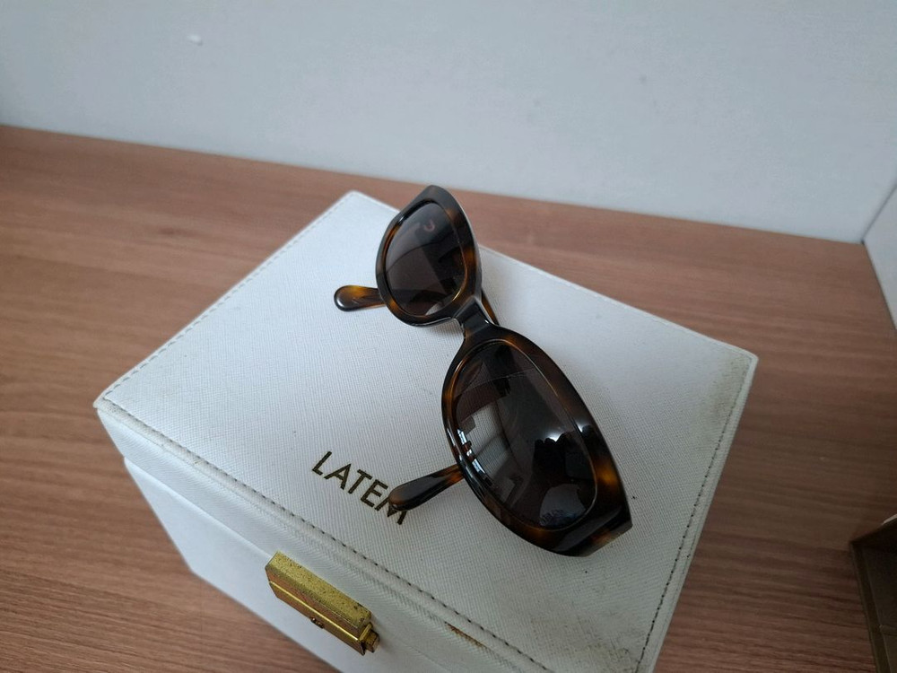 페라가모 선글라스 이미지