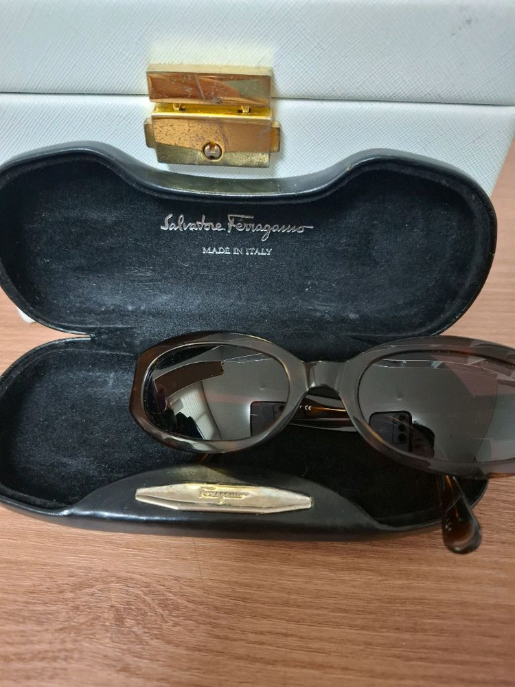 페라가모 선글라스 이미지