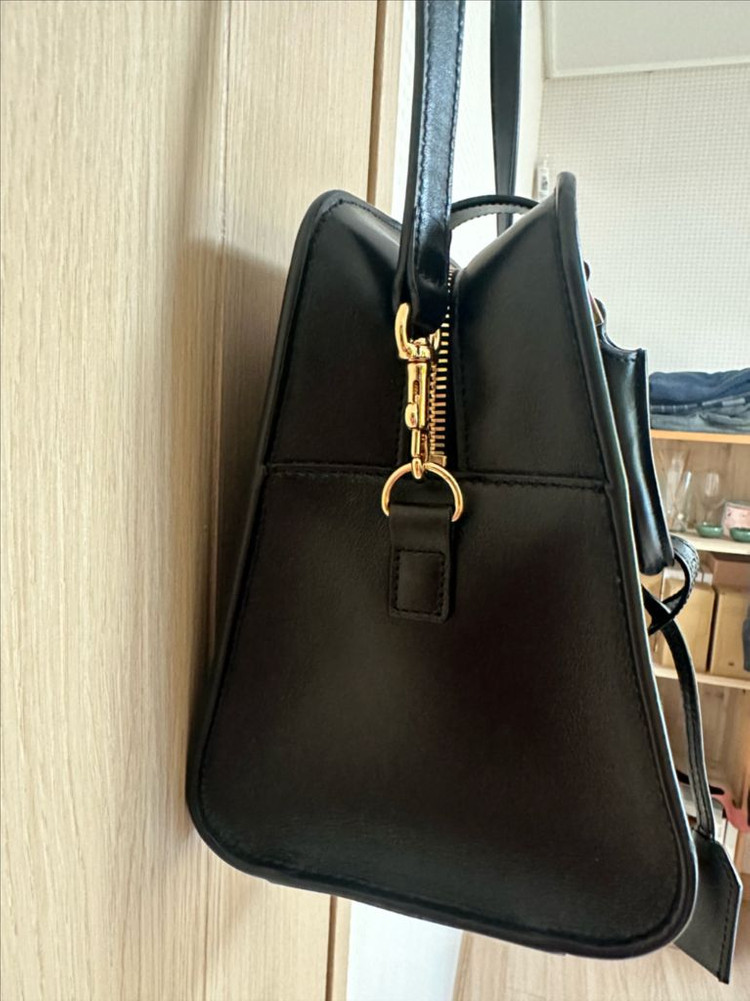 생로랑 카바스 베이비 블랙 금장 이미지