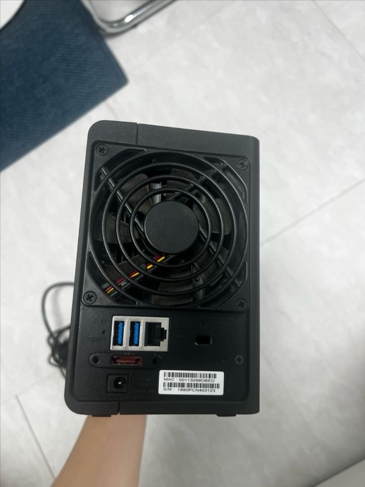 시놀로지 DS218+, 4테라 하드디스크 두개 이미지