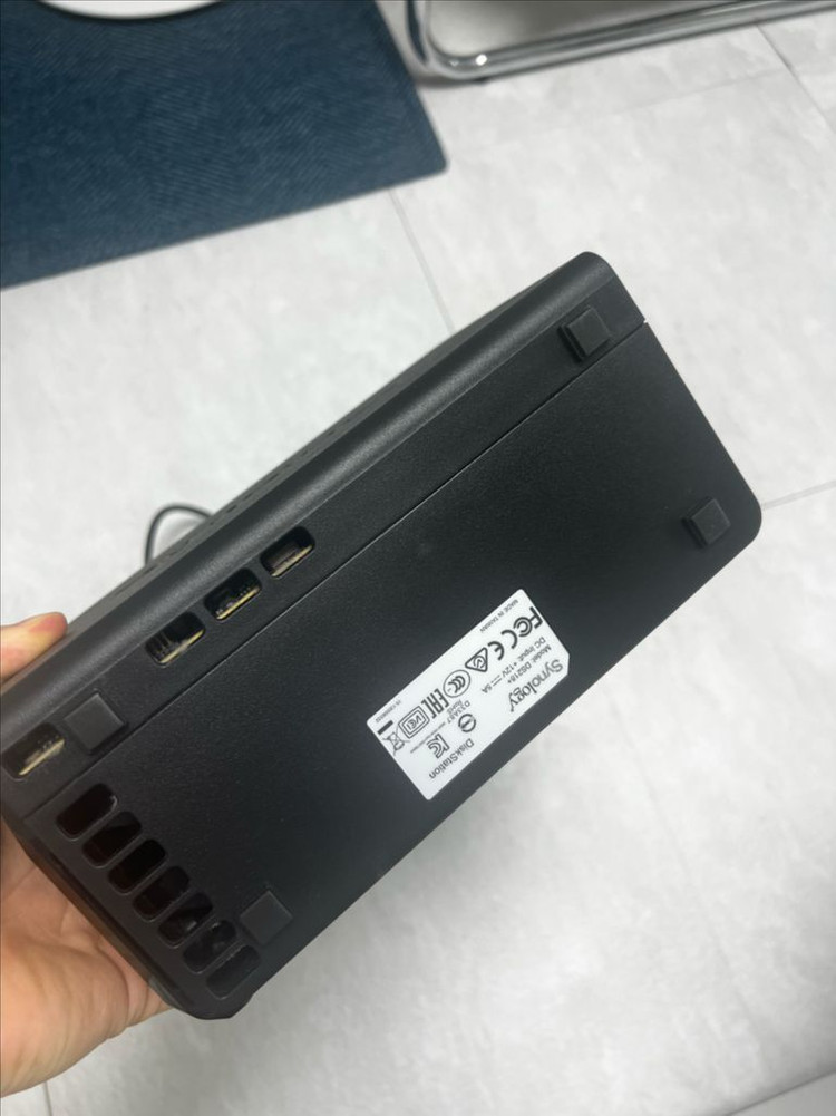 시놀로지 DS218+, 4테라 하드디스크 두개 이미지