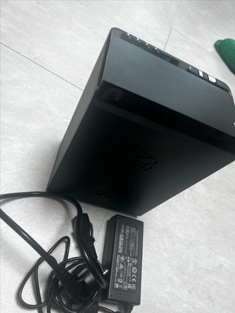 시놀로지 DS218+, 4테라 하드디스크 두개 이미지