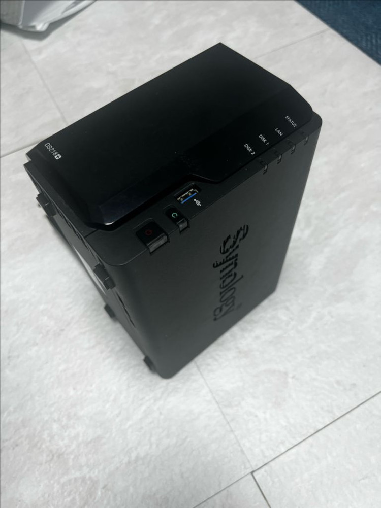 시놀로지 DS218+, 4테라 하드디스크 두개 이미지