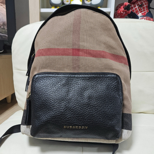 정품 버버리 백팩