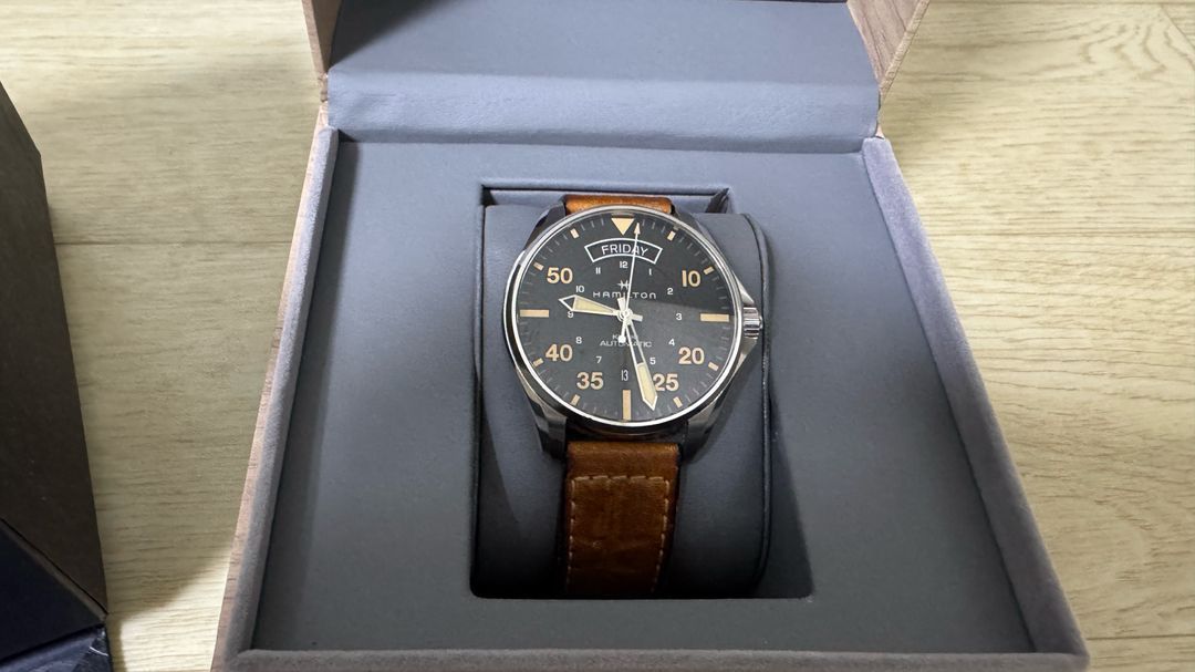 해밀턴 파일럿 카키 데이데이트 가죽 오토매틱 이미지