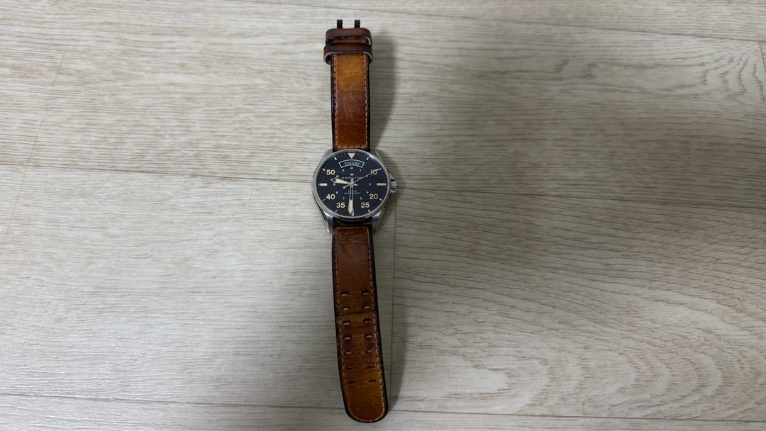 해밀턴 파일럿 카키 데이데이트 가죽 오토매틱 이미지