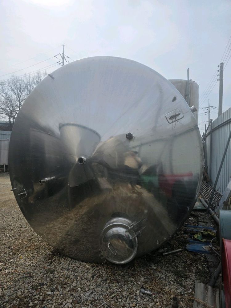 스텐탱크 대형탱크 물탱크 생수탱크 식수탱크 빠우탱크 30톤 3만리터 30루베 중고저장탱크 대형물탱크 이미지