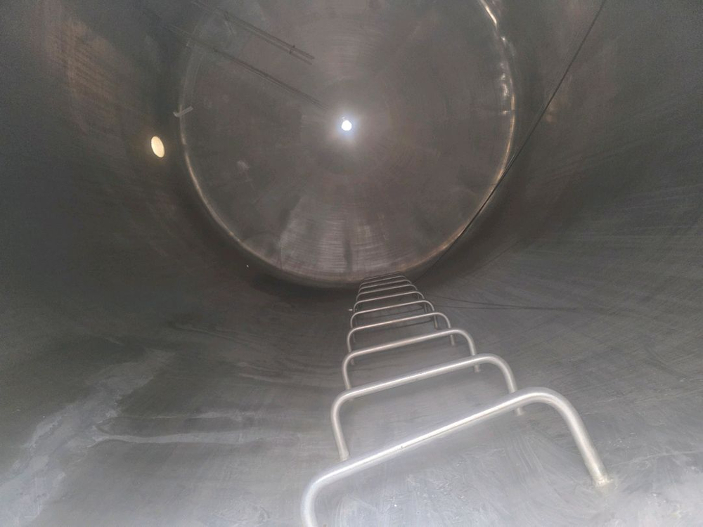 스텐탱크 대형탱크 물탱크 생수탱크 식수탱크 빠우탱크 30톤 3만리터 30루베 중고저장탱크 대형물탱크 이미지