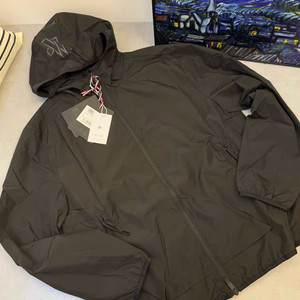 몽클레어 그라니에르 후드 바람막이 이미지