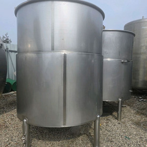 스텐탱크 발효탱크 빠우탱크 물탱크 교반탱크 스텐물탱크 대형탱크 5톤 5천리터 5루베 식수탱크 생수탱크 막걸리발효탱 이미지