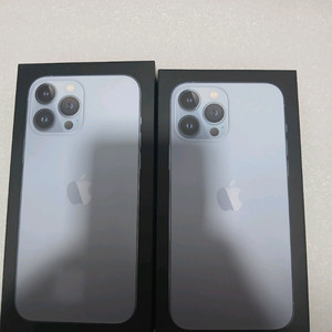 아이폰 13 pro max 박스 + 8핀 정품 이어폰 판매합니다 이미지