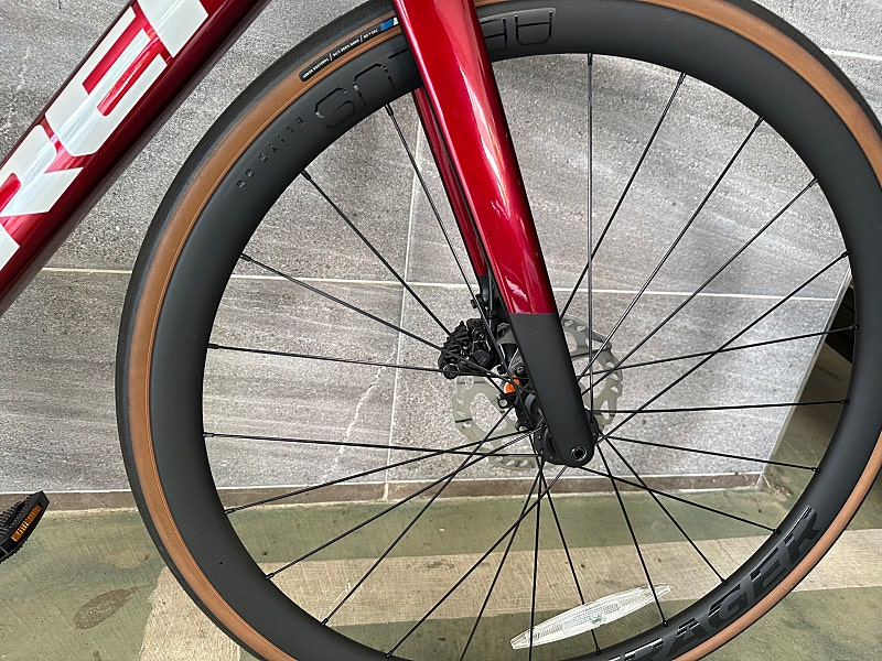 트렉 마돈 sl6 8세대 105 전동 1회 주행, 컨디션 최상 이미지