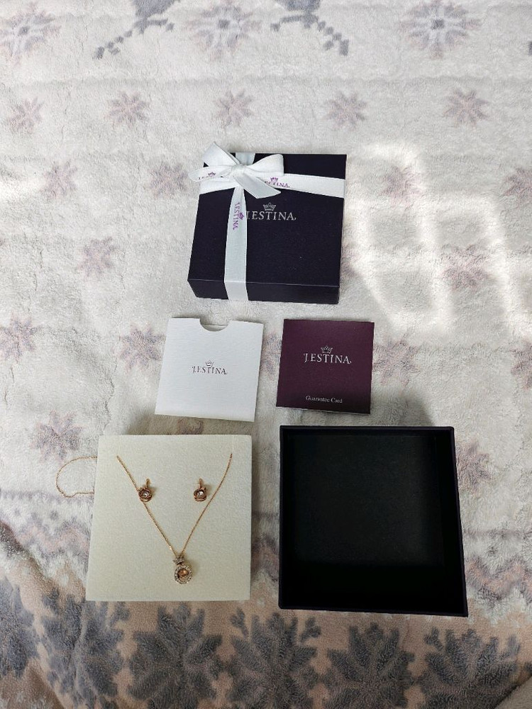 제이에스티나 목걸이 귀걸이 셋트 이미지