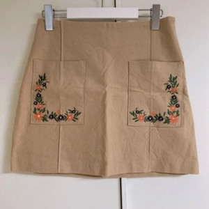 플라워 자수 베이지 스커트 M