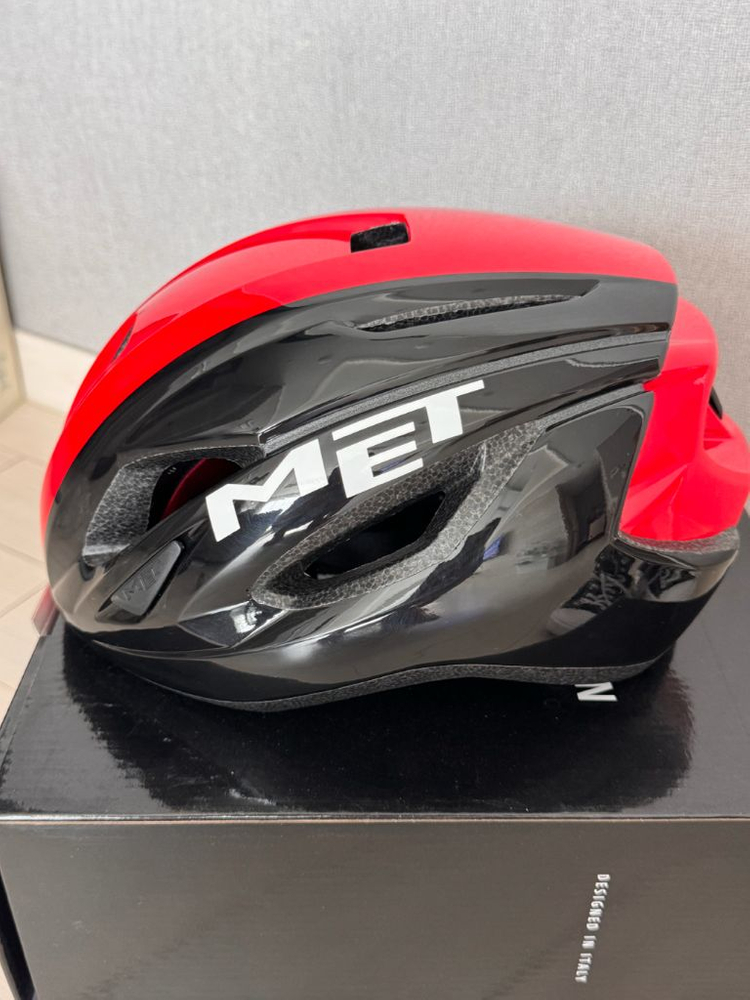새제품 메트 스트랄레 자전거헬멧--2