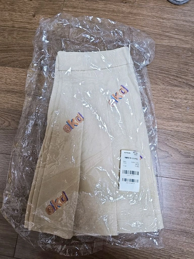 이음키즈 엠블럼 자수스커트 베이지 M(140) 새상품 이미지