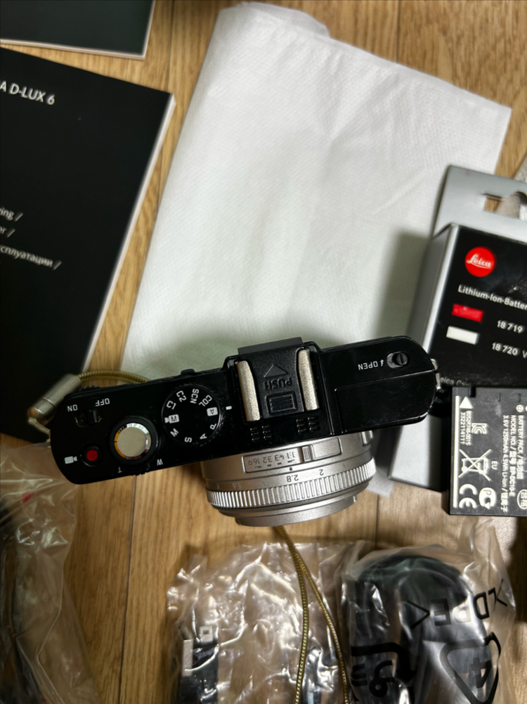 라이카 디카 d lux 6 풀박 팝니다--2