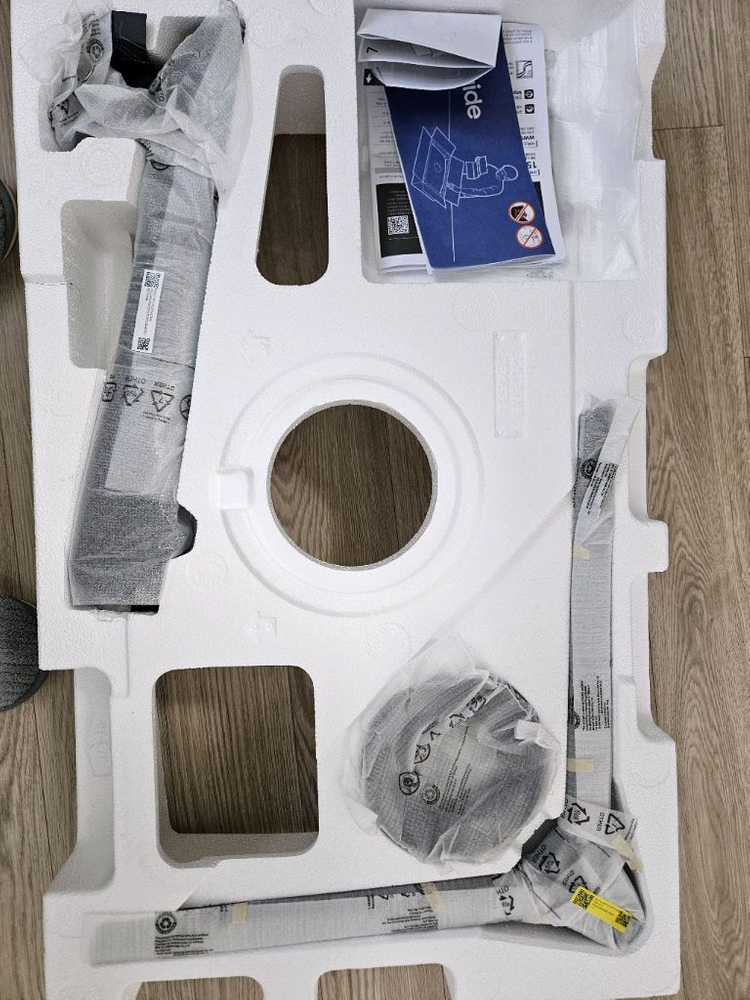 삼성 오디세이 neo g7 s32bg750 팝니다. 32인치 4k 165hz 모니터 이미지