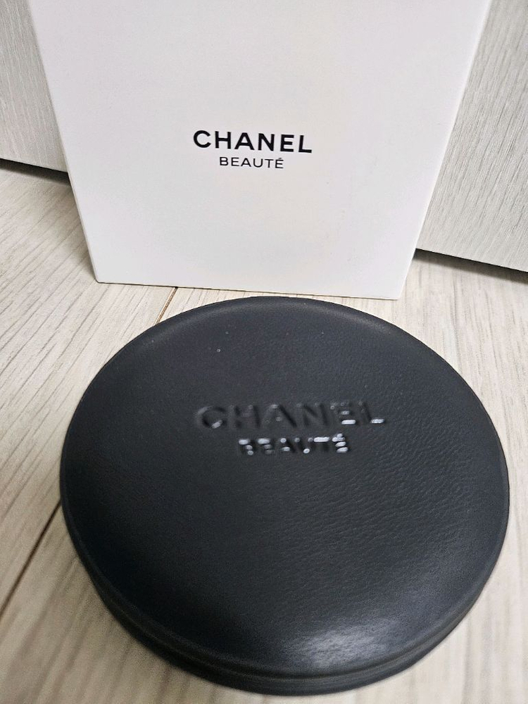 정품) 샤넬 블랙 원형 양면 거울 (코스메틱)--4