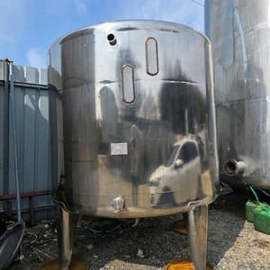 정수탱크 물탱크 스텐탱크 생수탱크 식수탱크 8톤 8루베 8천리터 대형탱크 대형물탱크 스덴탱크 스뎅탱크 이미지