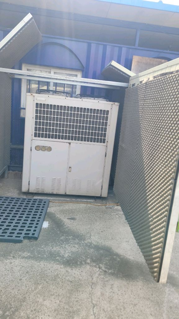 냉동창고약16평,.약 폭4m*가로13.5m*높이3.2m.조립식창고 이미지